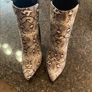 Lulu vegan snake/suede boots